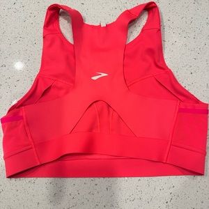 Brooks Running- Women’s 3 pocket sports bra runner